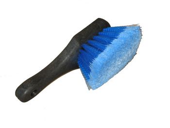 RT025 Short Handled Wheel Brush